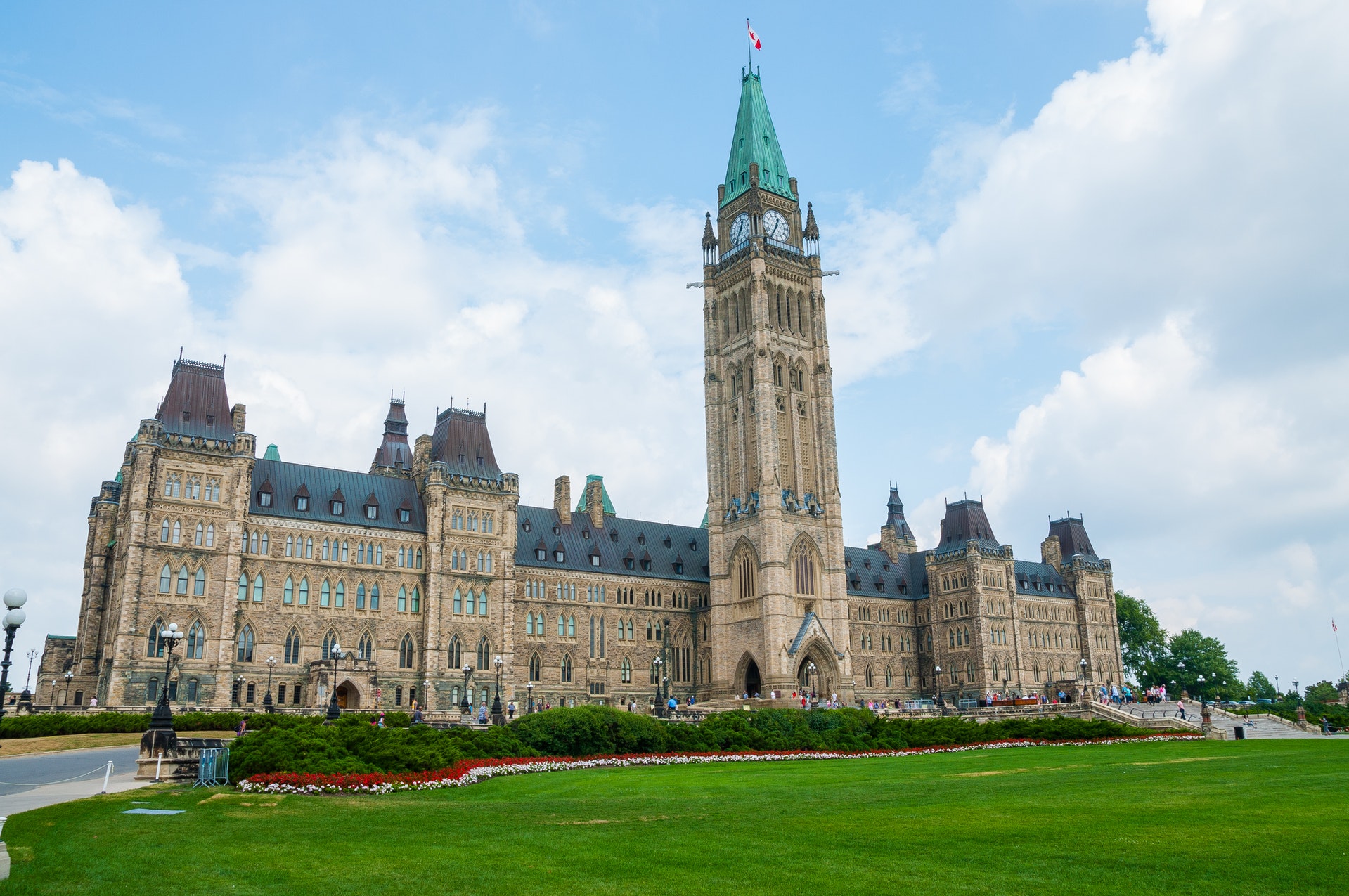 How Has the Canadian Dental Association Responded to the Proposed New Federal Dental Program?