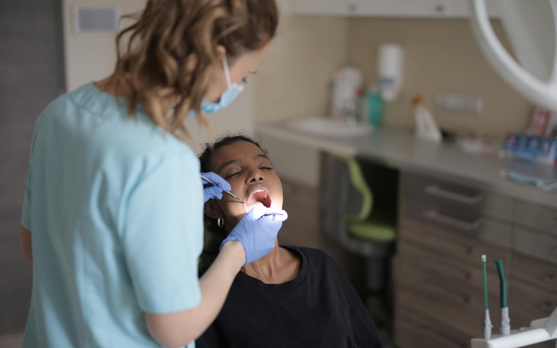 What Is the Current State of Dental Health in Canada for Those Aged 50 to 64?